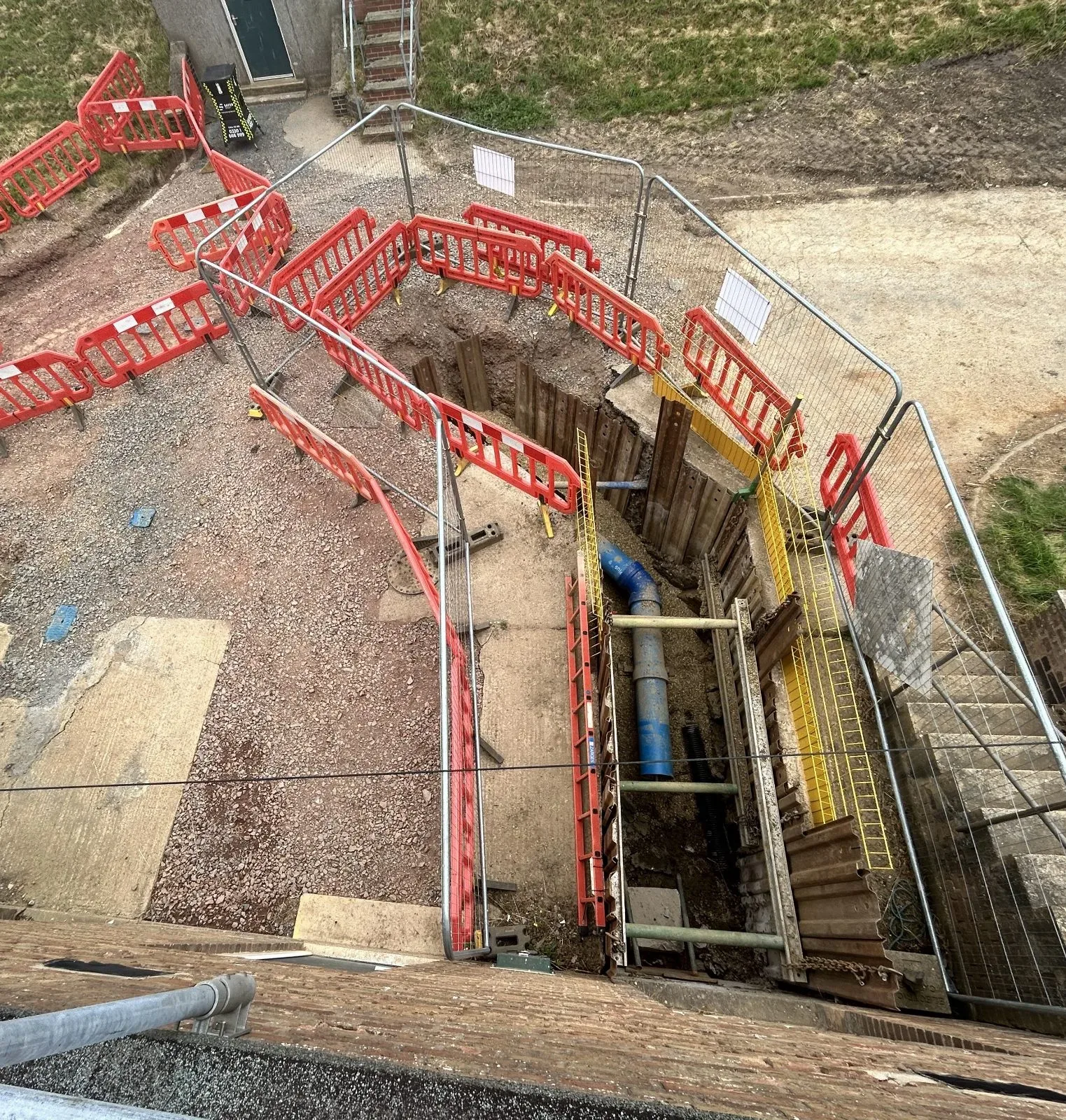 Civils deep pipe installations